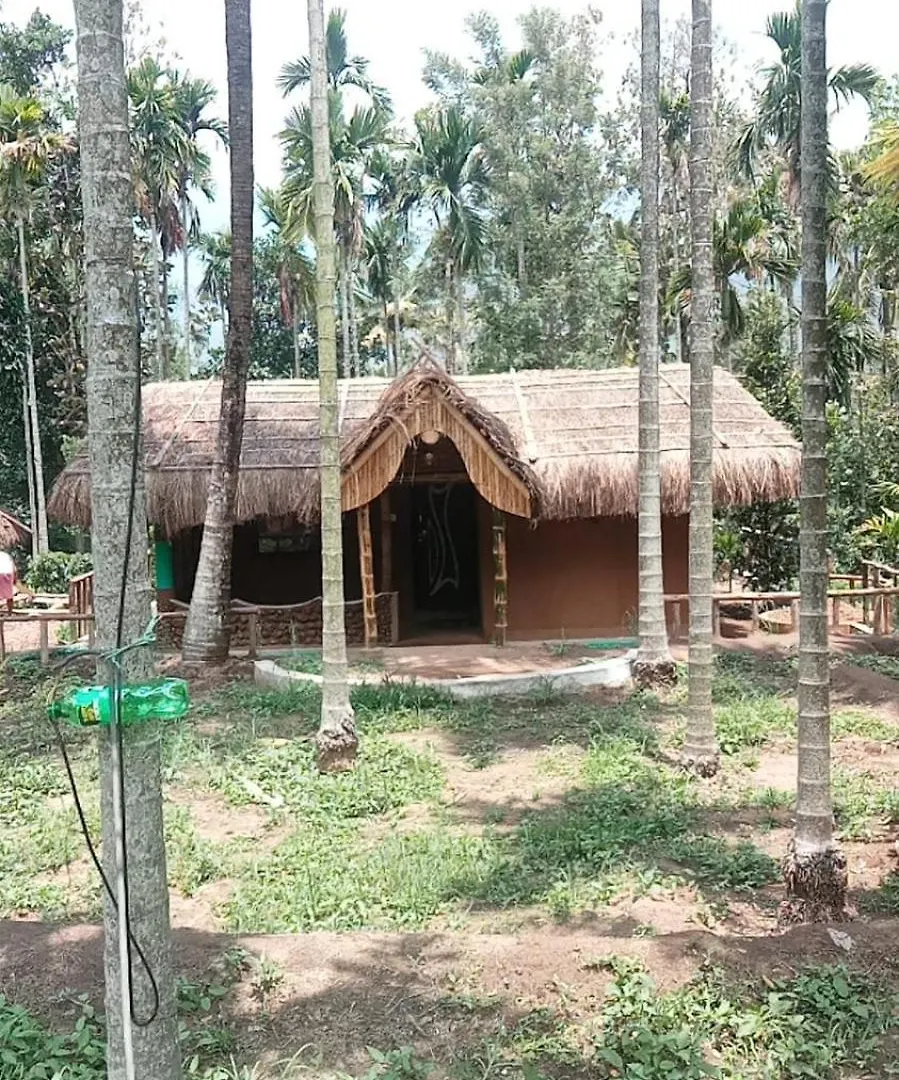 Vila Vihara Mud House Maraiyūr