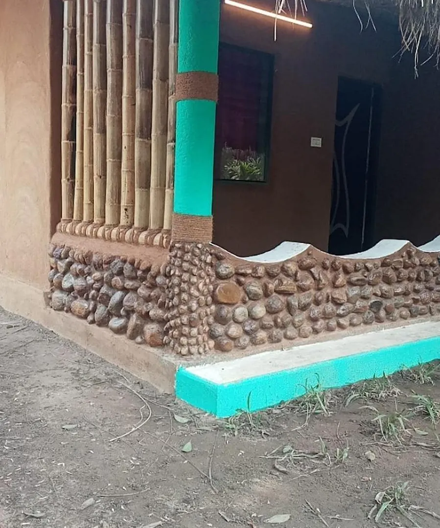 Vila Vihara Mud House Maraiyūr